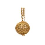 AN IRANIAN HIGH CARAT GOLD NECKLACE