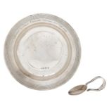 A George V silver child's dish, with reeded border, 16.5cm diam, by A & J Zimmerman, Birmingham 1923