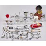 Miscellaneous glass, to include a brandy balloon on plated lamp stand, ale glass, foot chipped,