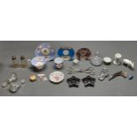 Miscellaneous small ornamental ceramics and glass ware, to include a Meissen egg cup, late 19th c,