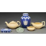 A Wedgwood smear glazed and basket moulded cane ware teapot and cover, with wheatsheaf knop,