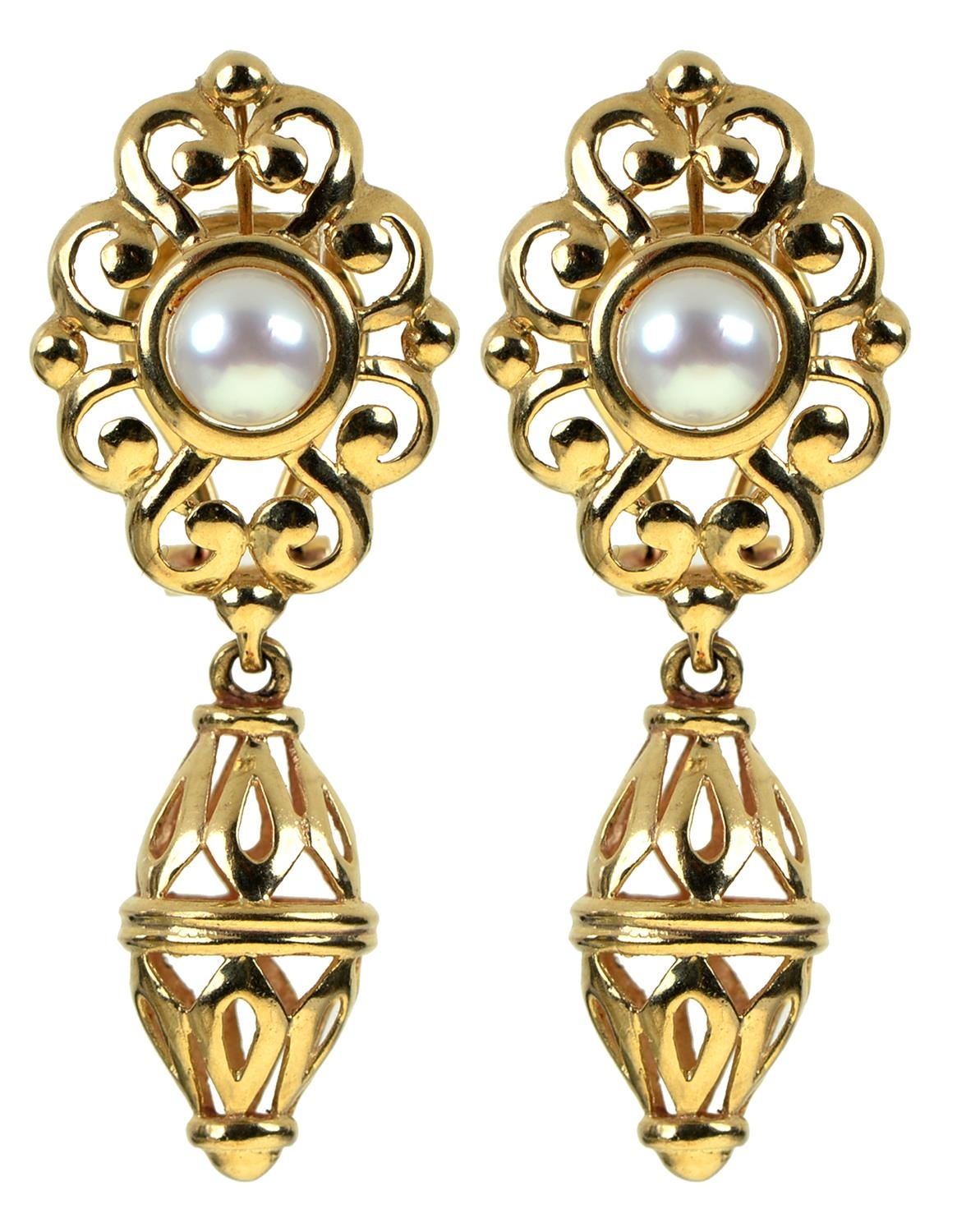 A pair of cultured pearl earrings, in 9ct gold, 43mm, import marked, 7.8g Good condition