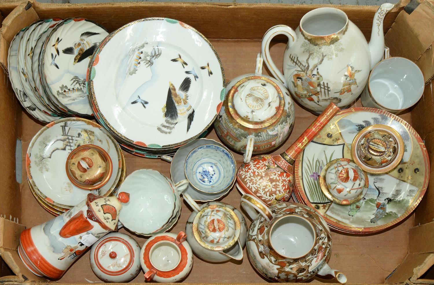 Miscellaneous Japanese porcelain, to include a Kutani drumstick vase, Meiji period and several