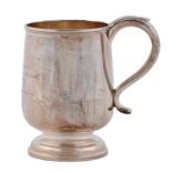 An Elizabeth II silver mug, 13.5cm h, by Walker & Hall Ltd, Sheffield 1953, 7ozs 14dwts Good