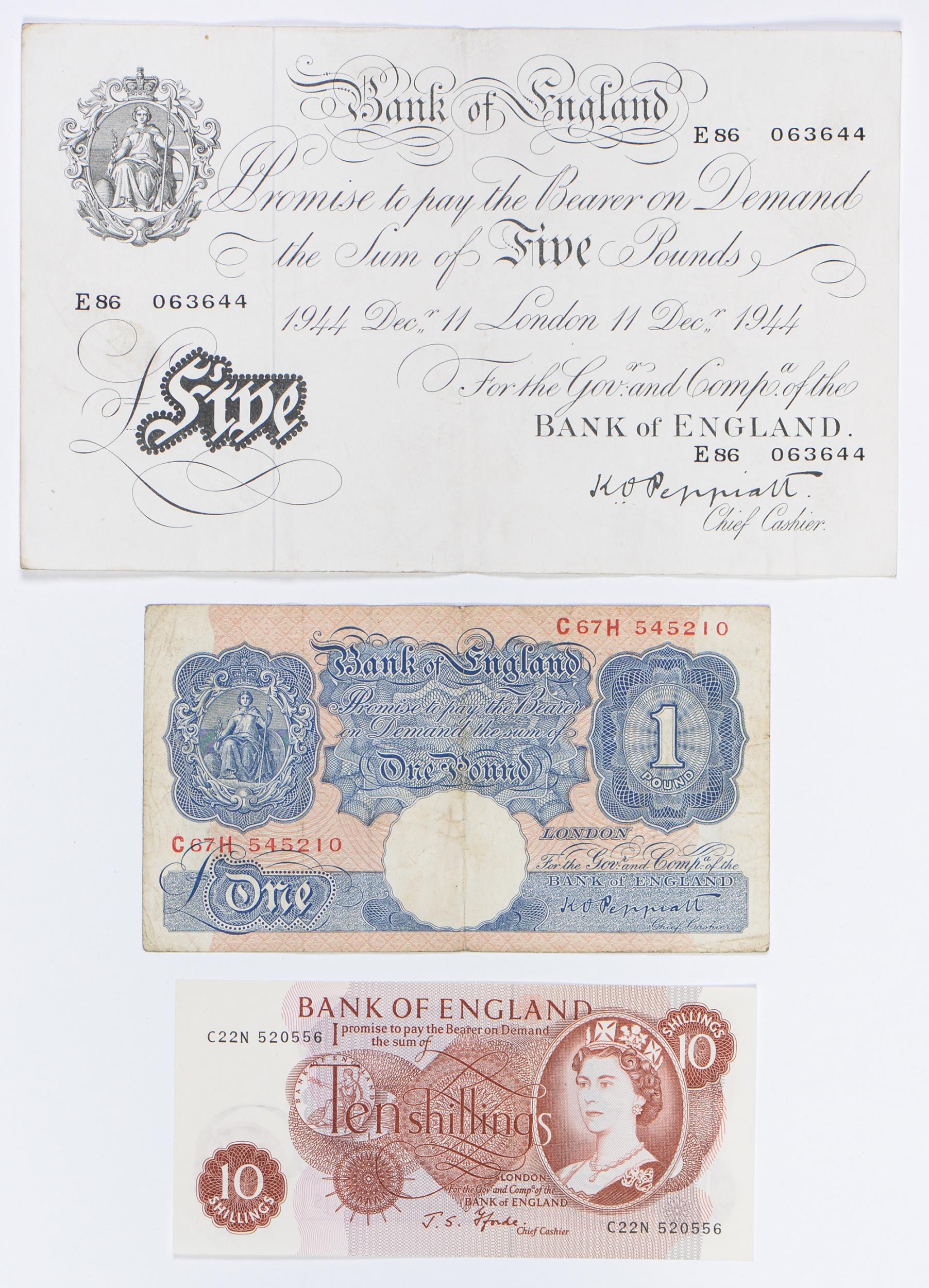 Banknotes. Bank of England, Peppiatt white £5 E86, 11 December 1944, 10s blue C-H and Fforde 10s