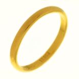 A gold wedding ring, marked 22ct, 4.2g, size U ConditionSlight wear
