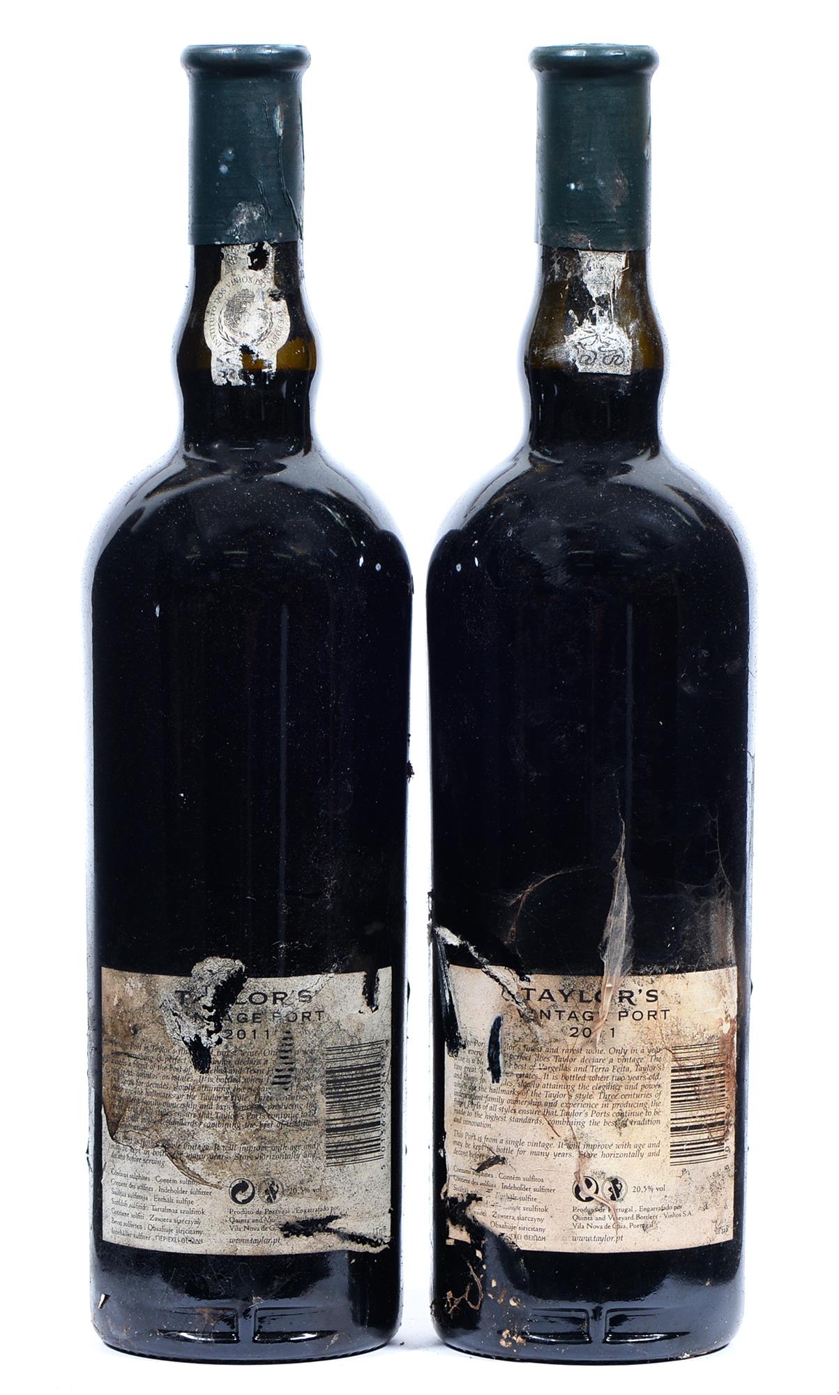 Taylor's Vintage Port, 2011, two bottles, branded foil capsules, labels fair, levels good - Bild 2 aus 2