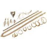 Miscellaneous gold articles, to include earrings and necklace and a pair of gold and cultured