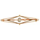An aquamarine and split pearl brooch, early 20th c, in gold, 47mm, marked 15ct, 4g Good condition