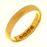 A 22ct gold wedding ring,  London 1900, 3.8g Light wear