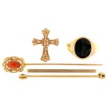 A 9ct gold safety pin and bar brooch, a Victorian 9ct gold cross, 22mm h, Birmingham 1899, a 9ct