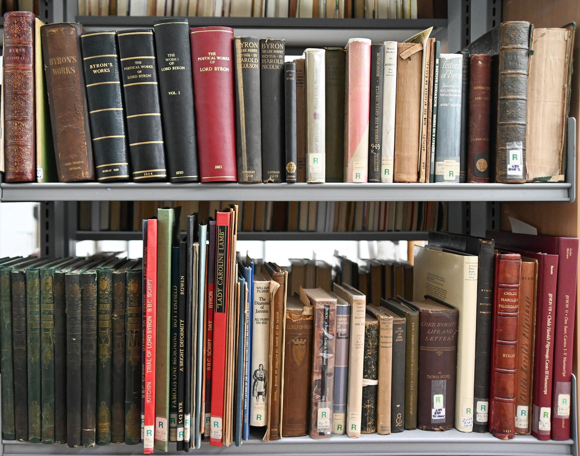 Books. 15 shelves of 19th century and later ex-library stock, including Lord Byron and the other - Image 2 of 9