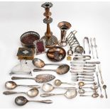 Miscellaneous plated ware, to include an Edwardian triangular toast rack and flatware, etc Some wear