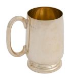 A George V silver mug, of unusually heavy gauge, on moulded foot, 12.5cm h, by Barker Brothers