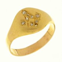 A gold signet ring, the masonic emblems with diamond accents, apparently unmarked, 5.2g, size R Wear