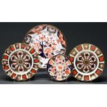 Two Royal Crown Derby Imari pattern plates, late 20th c, 22cm diam, printed mark, a Royal Crown