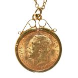 Gold coin. Half sovereign 1914, in 9ct gold pendant on gold necklet, 7.5g Good condition