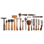 Miscellaneous carpenter's tools, to include a boxwood mallet, a maul, hammer and others