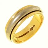 An 18ct two colour gold wedding ring, 7.7g size L