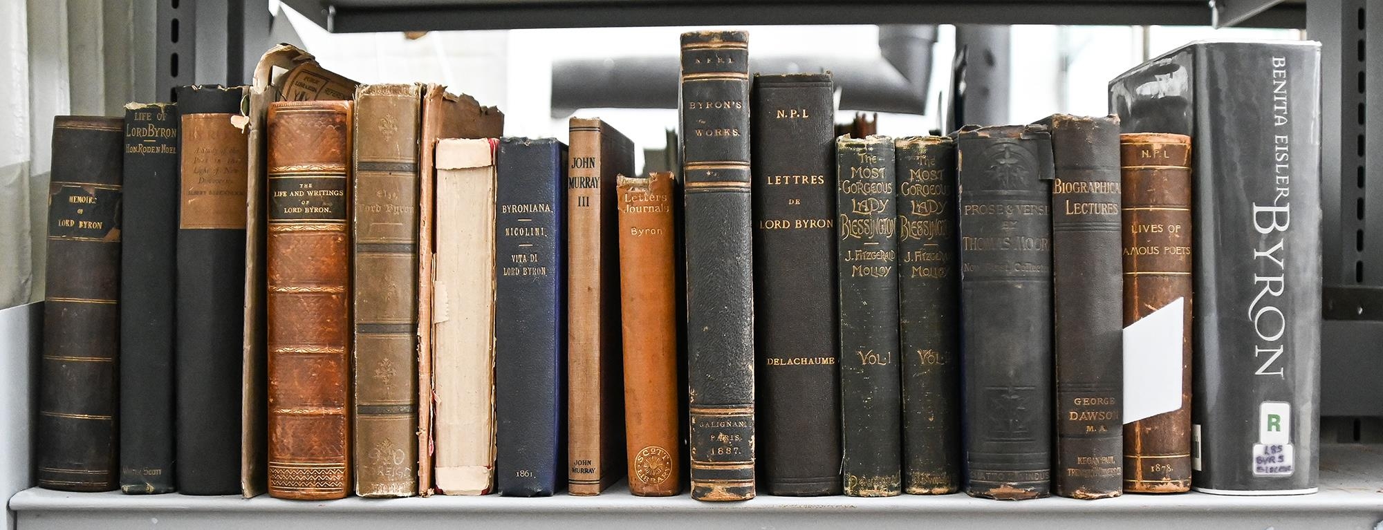 Books. 15 shelves of 19th century and later ex-library stock, including Lord Byron and the other - Image 7 of 9