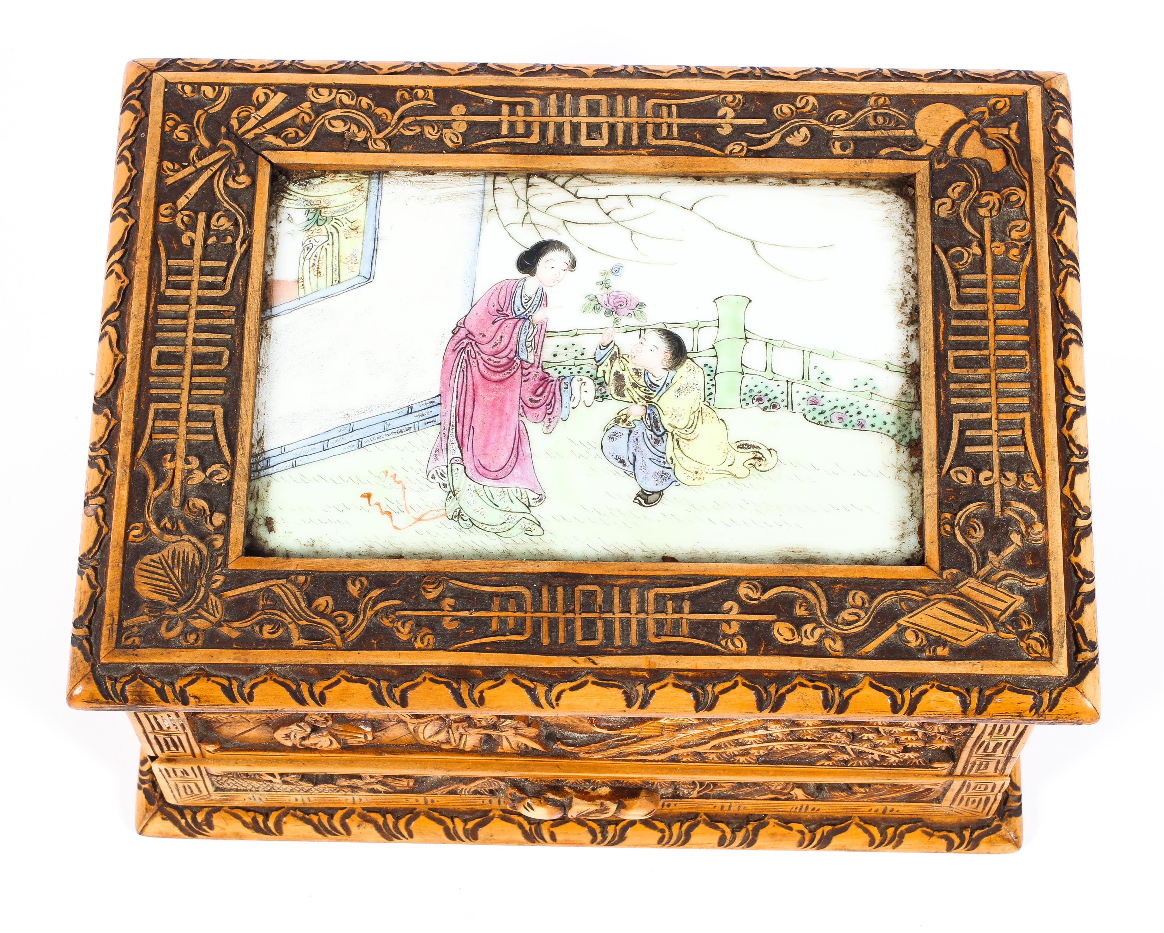 A Chinese carved wooden box inset with a Chinese porcelain plaque, late 19th/early 20th century, - Image 2 of 3