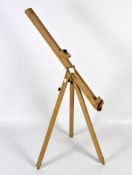 A Daler Rowney beech wood adjustable artist's easel,