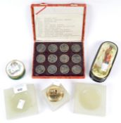 Assorted collectables, to include a lacquered box and a Worcestershire enamel pot,