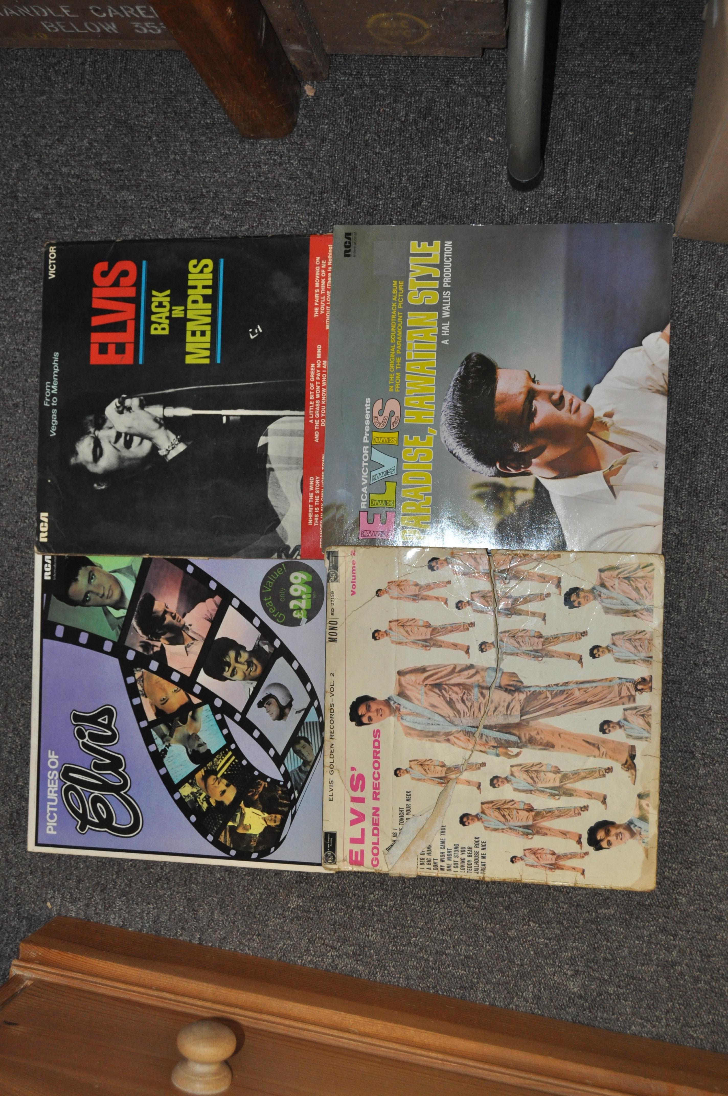 A cased collection of Elvis Presley records, mostly singles, - Image 3 of 6