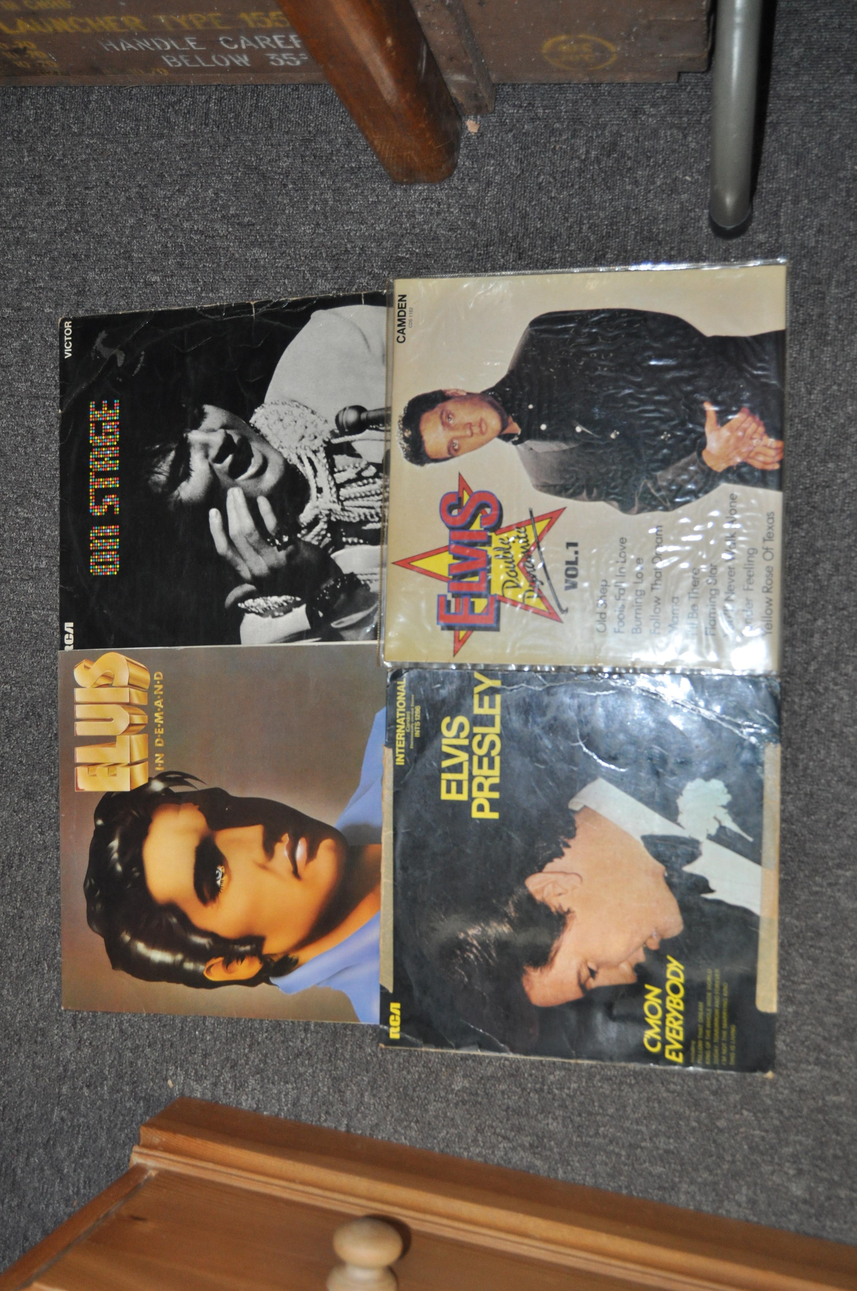A cased collection of Elvis Presley records, mostly singles, - Image 5 of 6