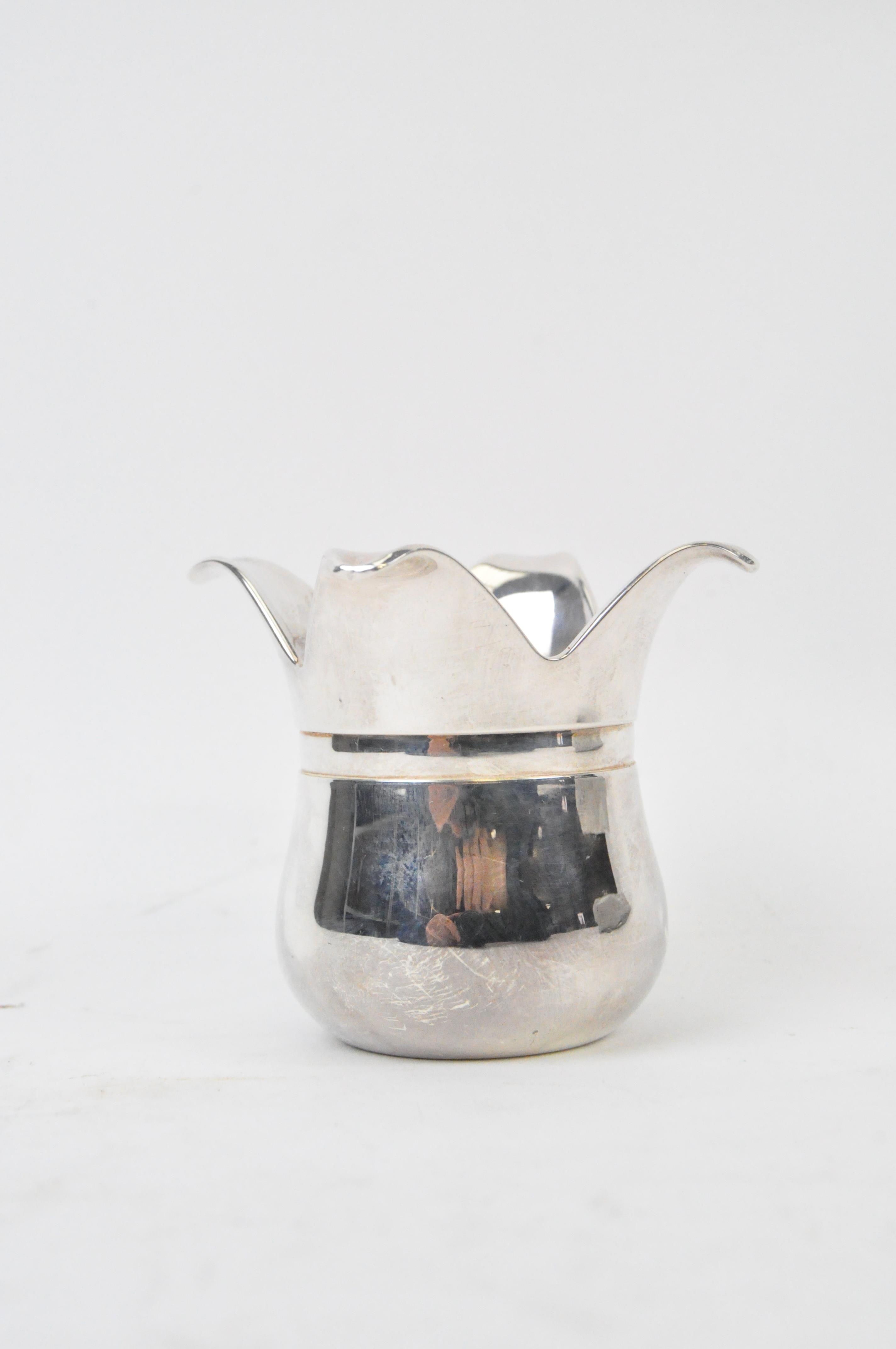 A contemporary silver plated Christofle vase of squat form, 5. - Image 2 of 3