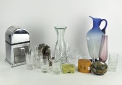 A group of 20th century collectables, including painted plaster bookends, glassware, and other items