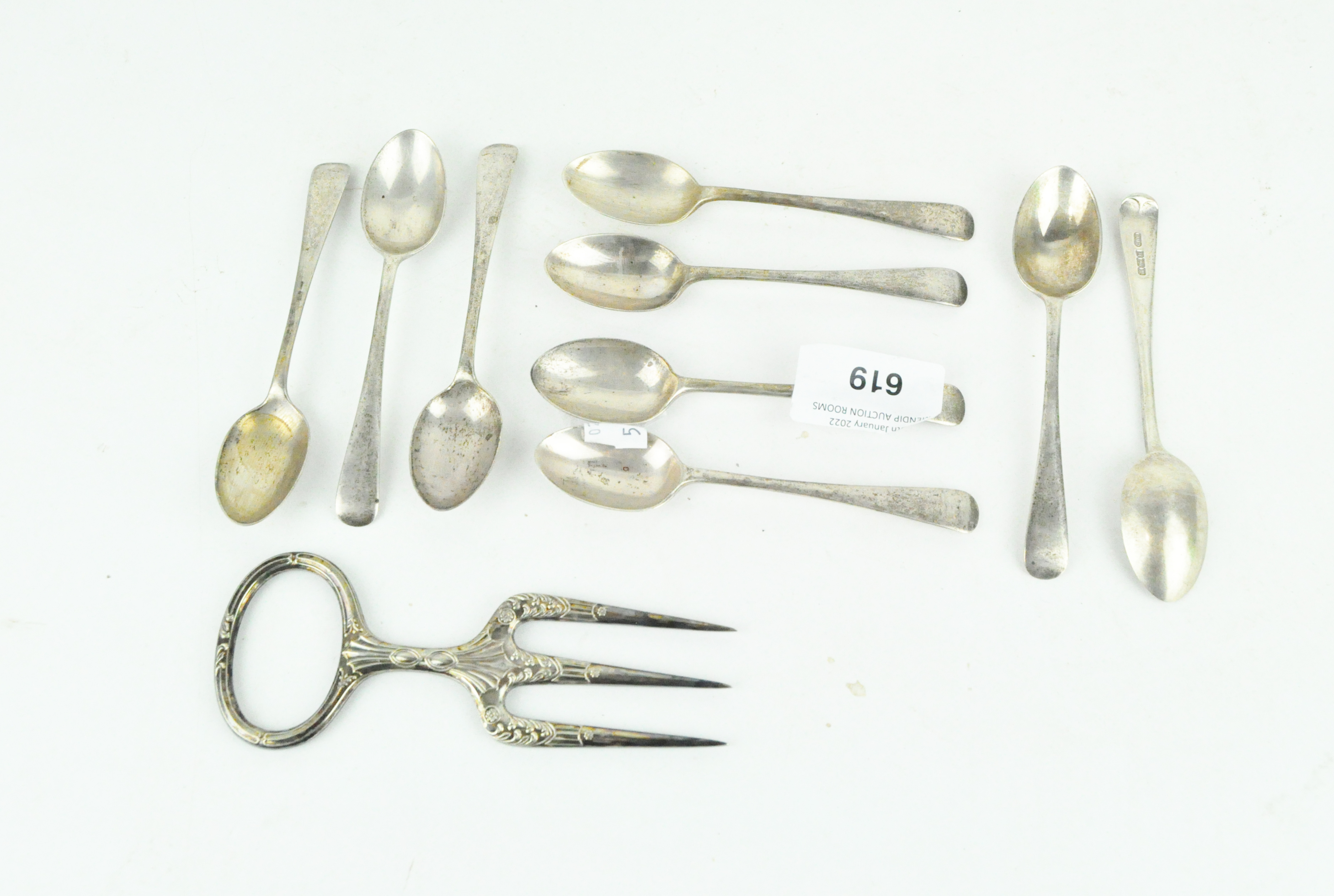 Nine Victorian silver teaspoons and a plated breadfork,