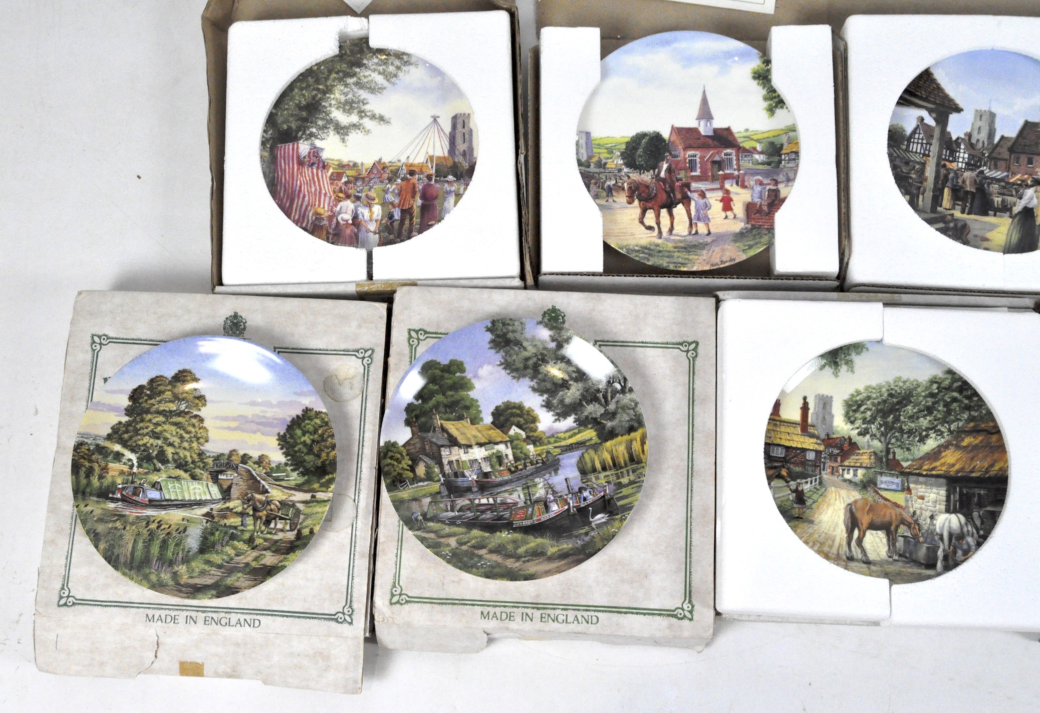 Ten vintage wall plates from the Bradford exchange, - Image 2 of 3