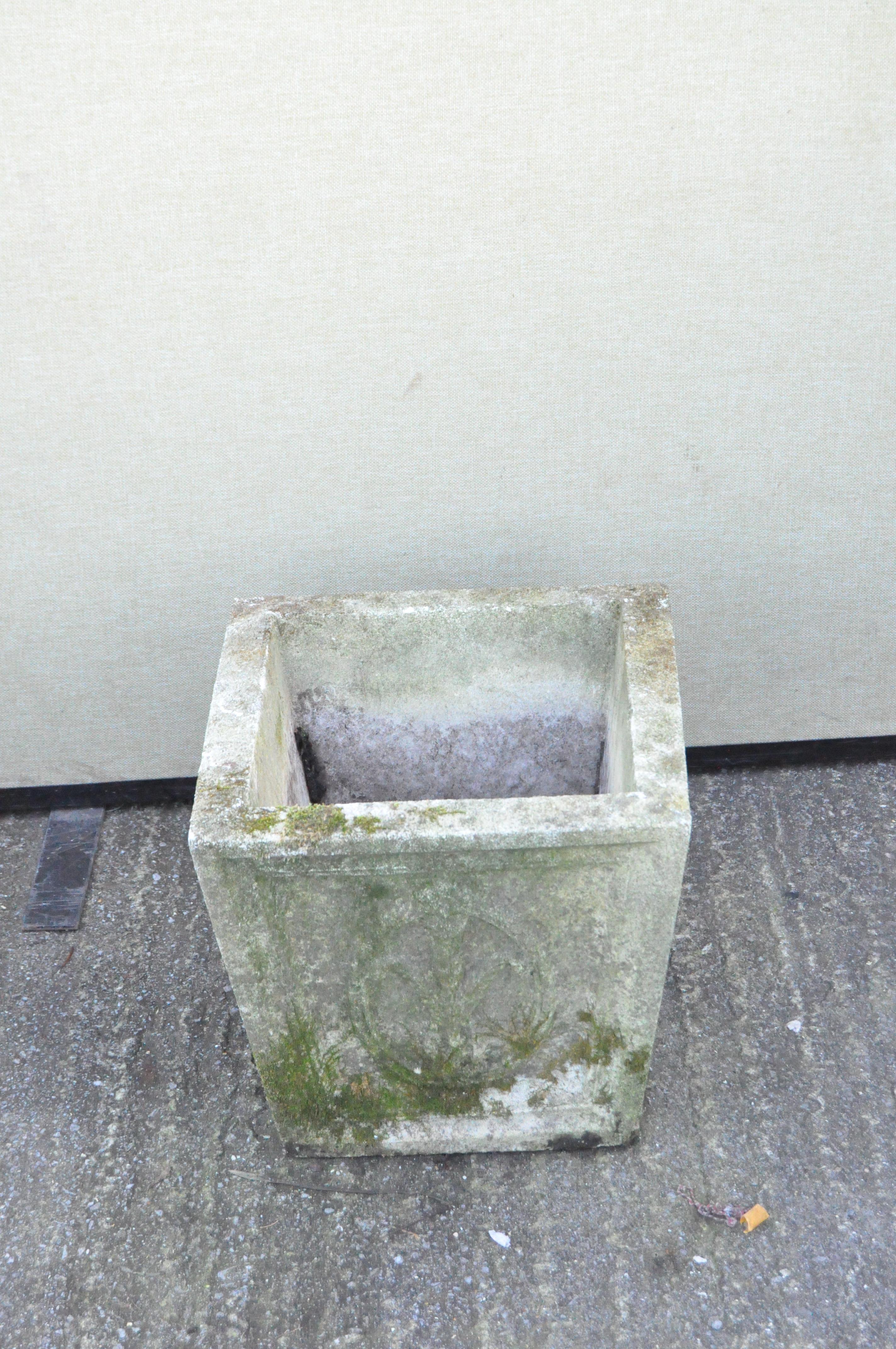A reconstituted stone garden planter, - Image 2 of 2