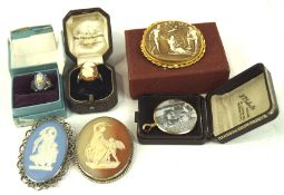 A selection of vintage pendants, to include a 9ct gold mounted photo locket,