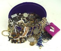 A collection of assorted costume jewellery,