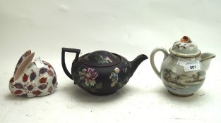 A Japanese Imari ceramic rabbit, a Japanese teapot and a Capri Wedgwood teapot, early 20th century,