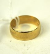 A vintage 22ct gold wedding band, stamped 916, Sheffield 1972