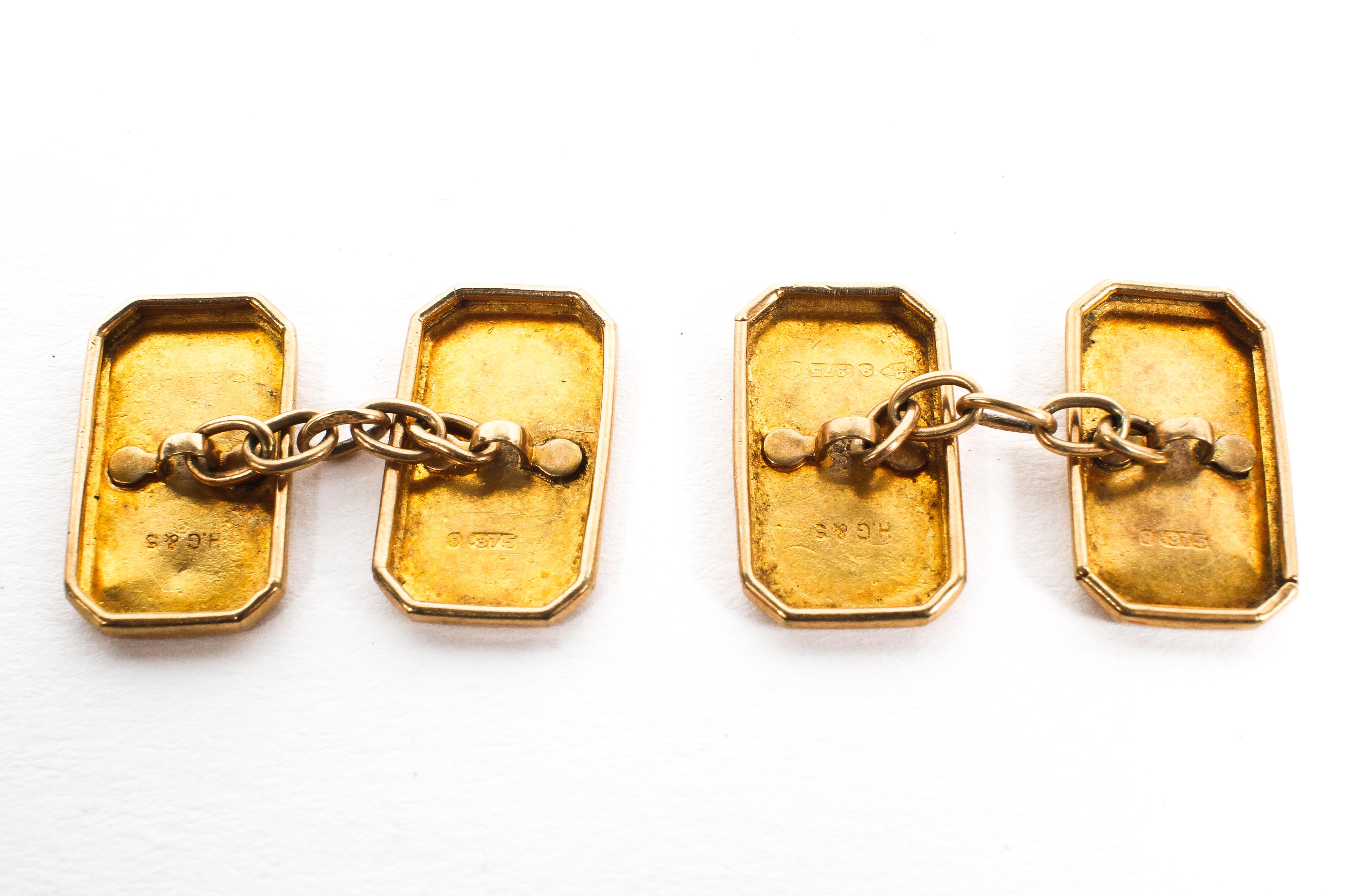 A pair of 9ct gold double backed cuff links, with engraved decoration, 3. - Image 2 of 2