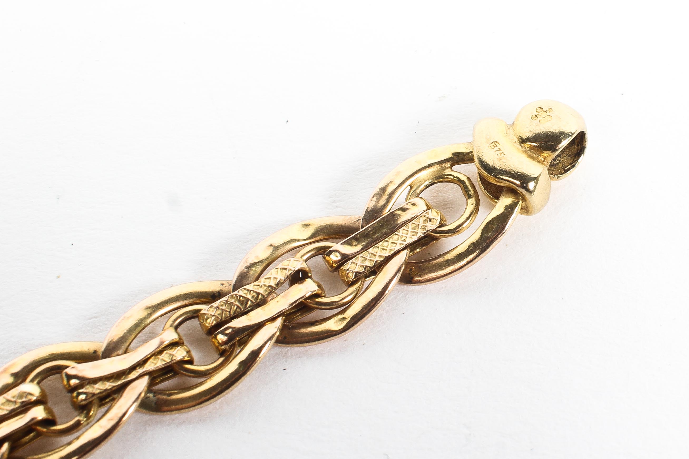 A 9ct gold decorative link bracelet, 7. - Image 2 of 2