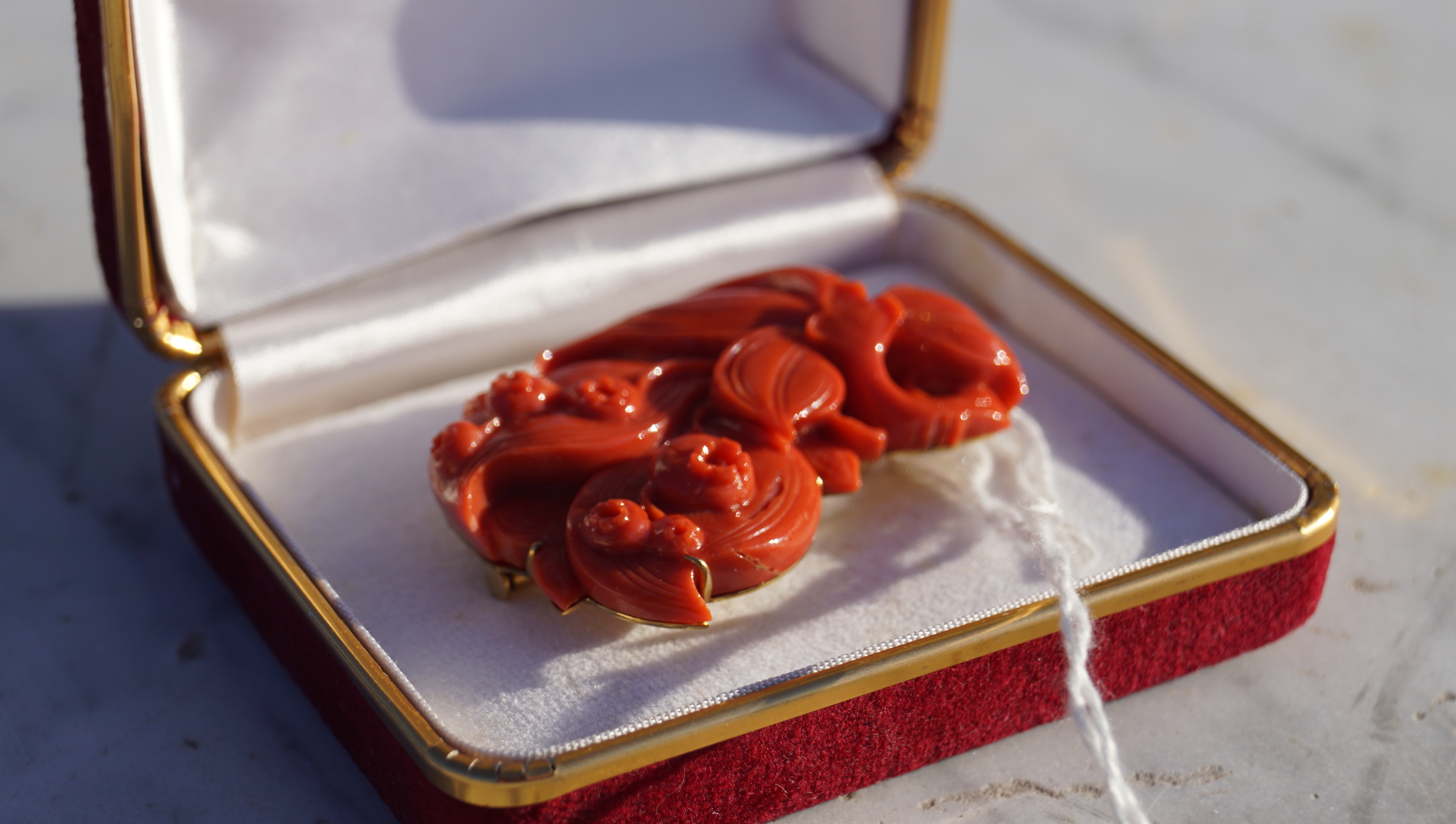 A 14ct gold mounted coral carved Art Nouveau style brooch, depicting flowers and berries, - Image 3 of 8