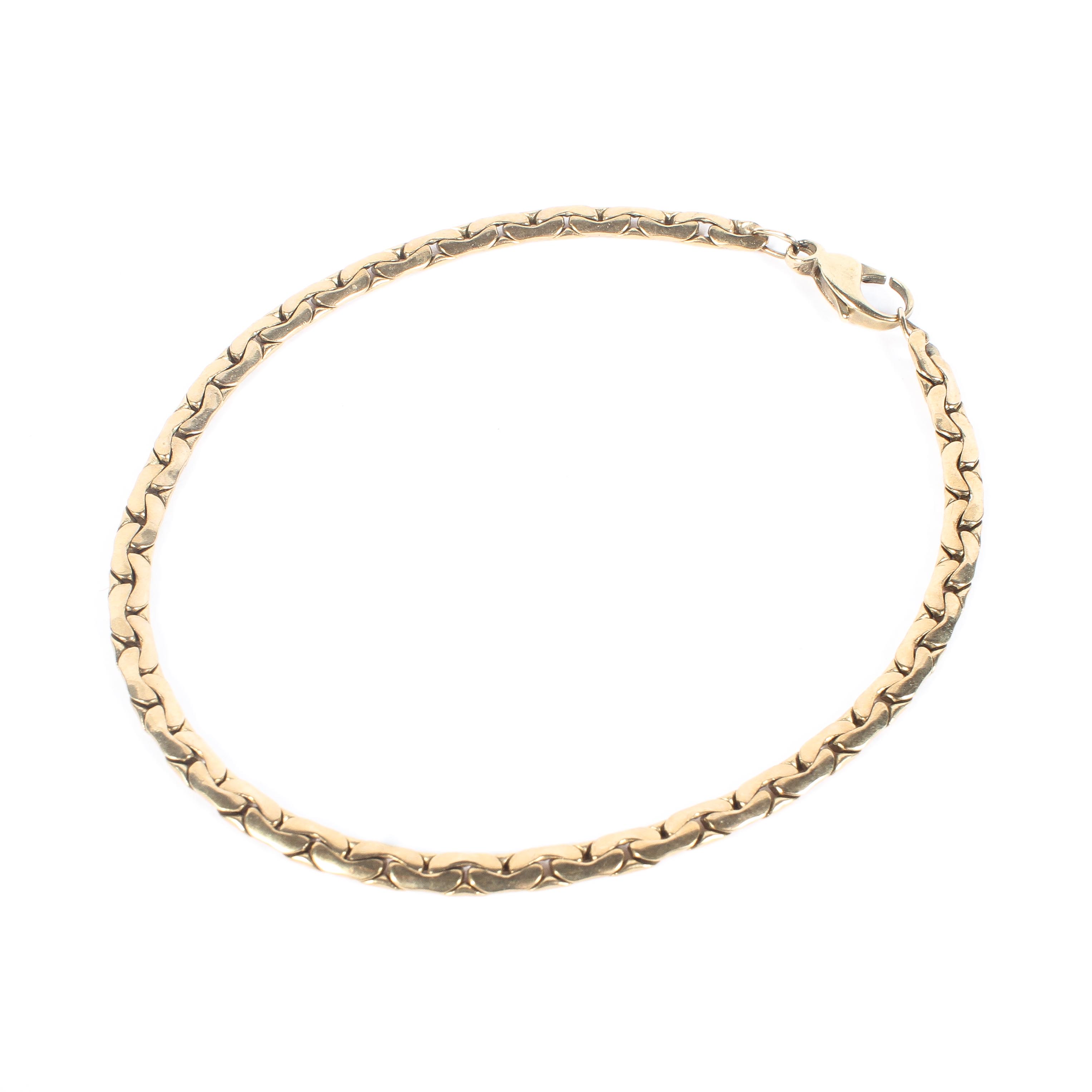 A 9ct gold fancy link bracelet. 19cm. 5.5g.