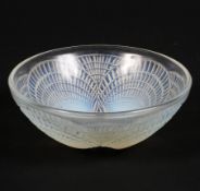 A Lalique Coquilles pattern small bowl, early 20th century, etched R.