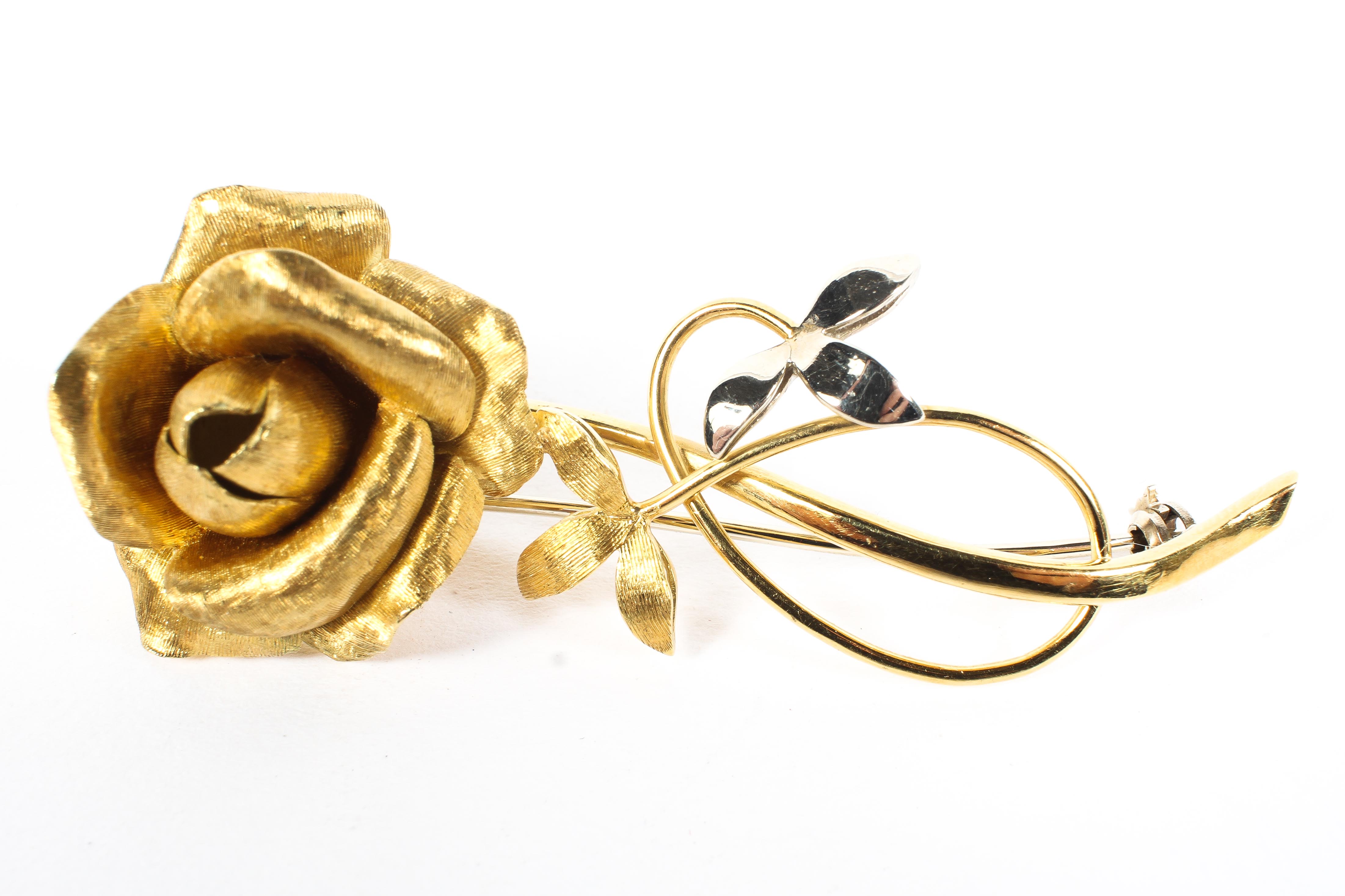 An Italian 18ct gold bar brooch in the form of a Rose, marked 750,