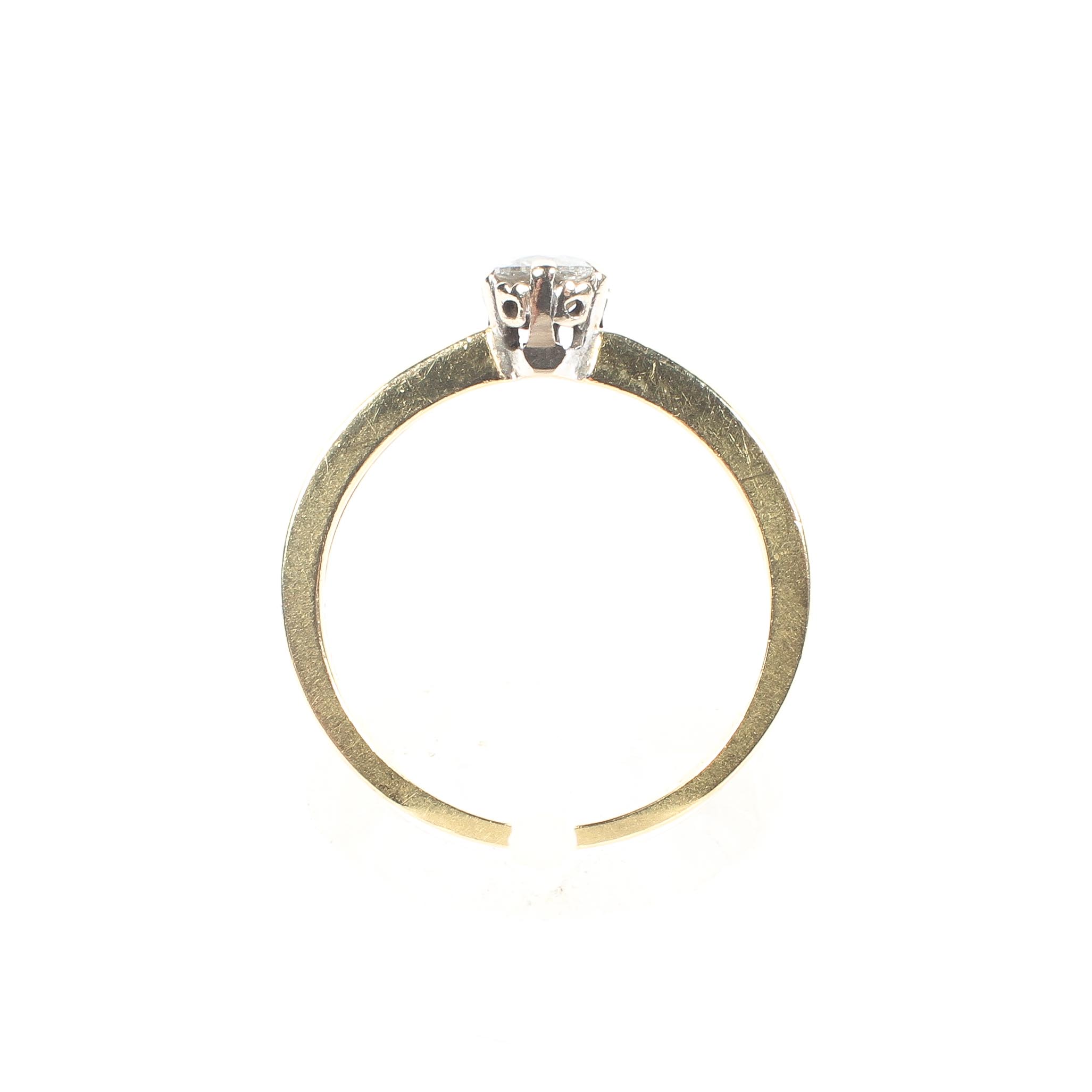 An 18ct gold solitare diamond ring, 0. - Image 3 of 5