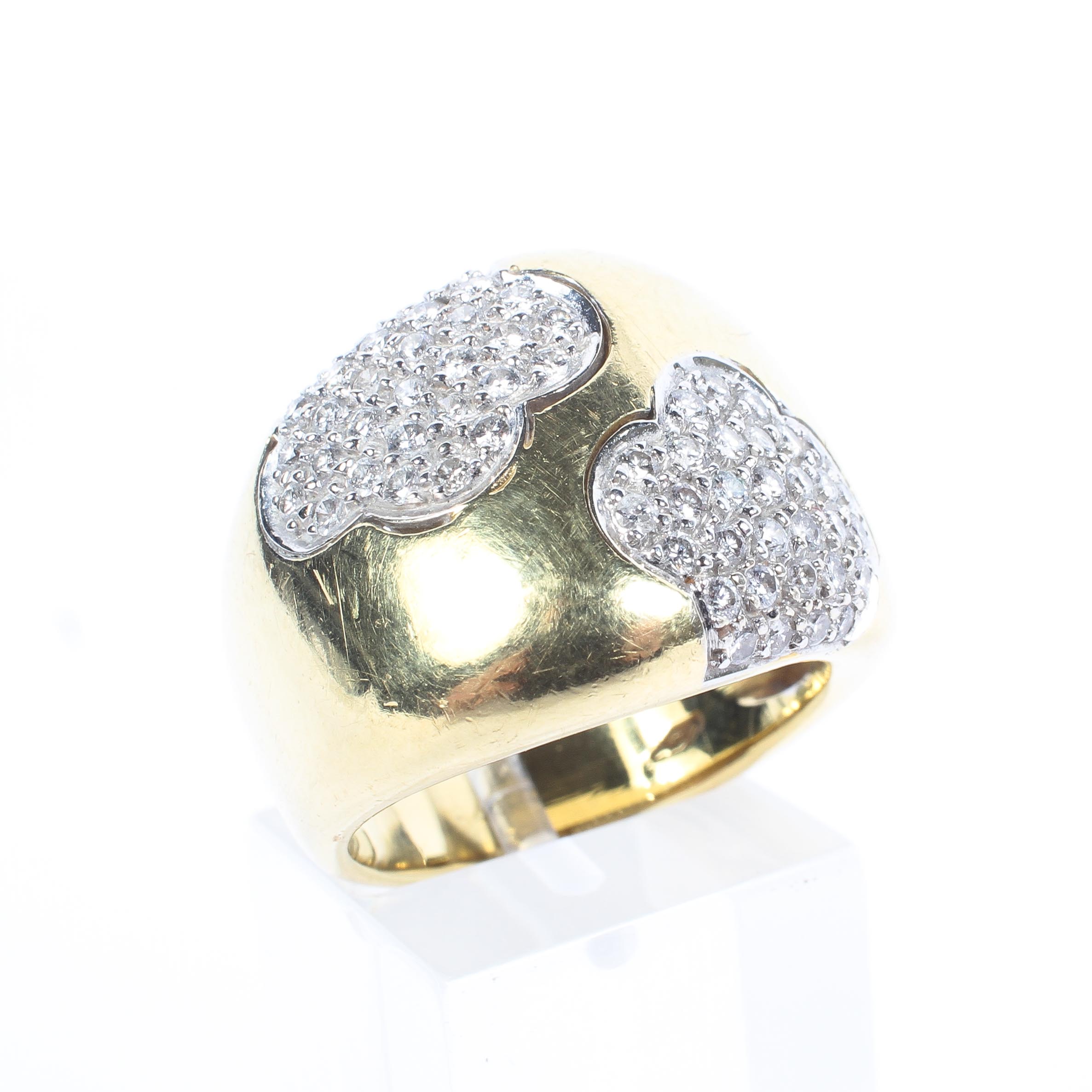 A contemporary 18ct yellow gold ladies dress ring,