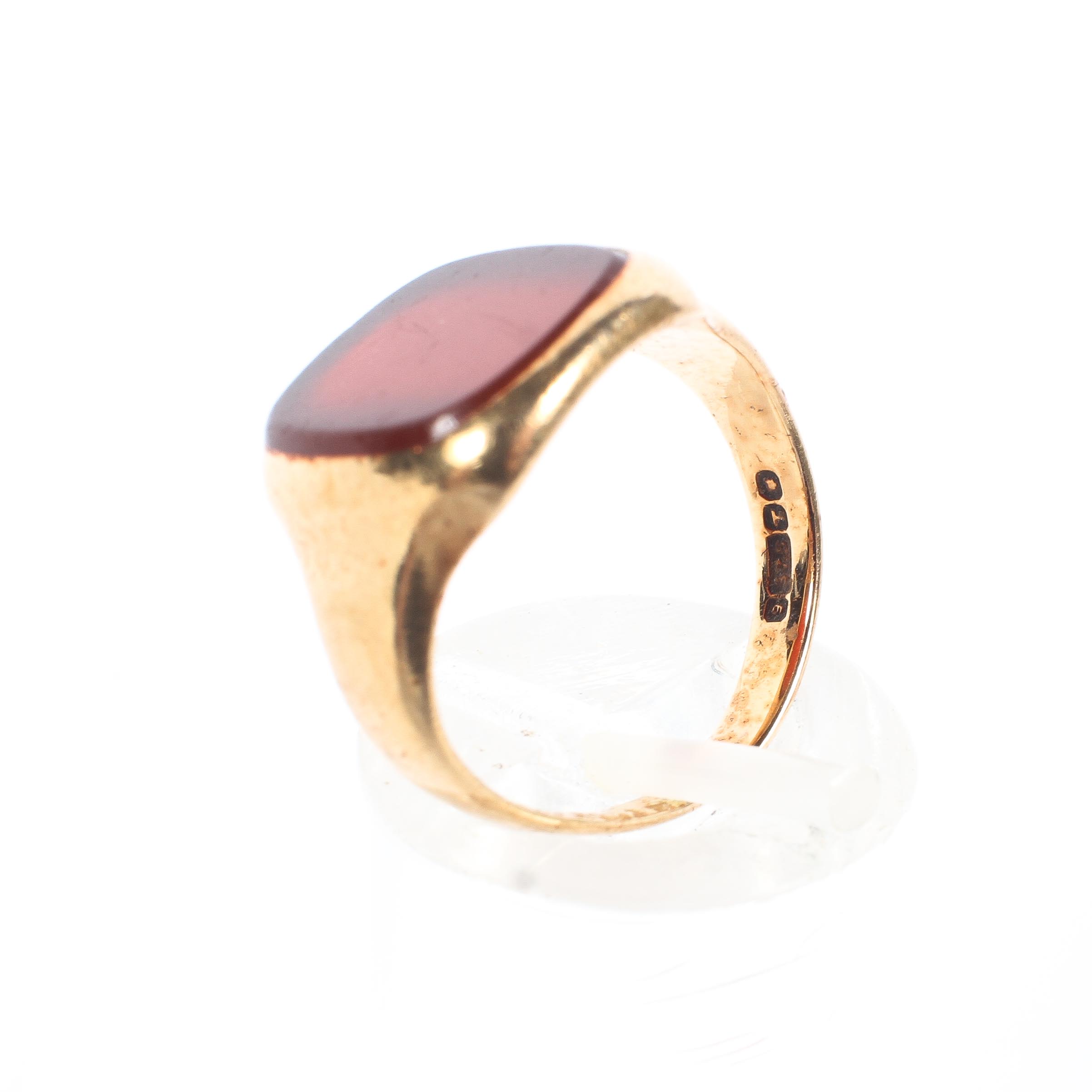 A 9ct cornellion signet ring, size J, 3. - Image 4 of 4