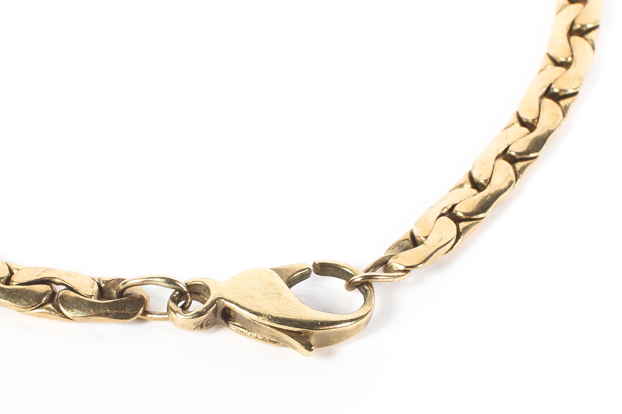 A 9ct gold fancy link bracelet. 19cm. 5.5g. - Image 2 of 2