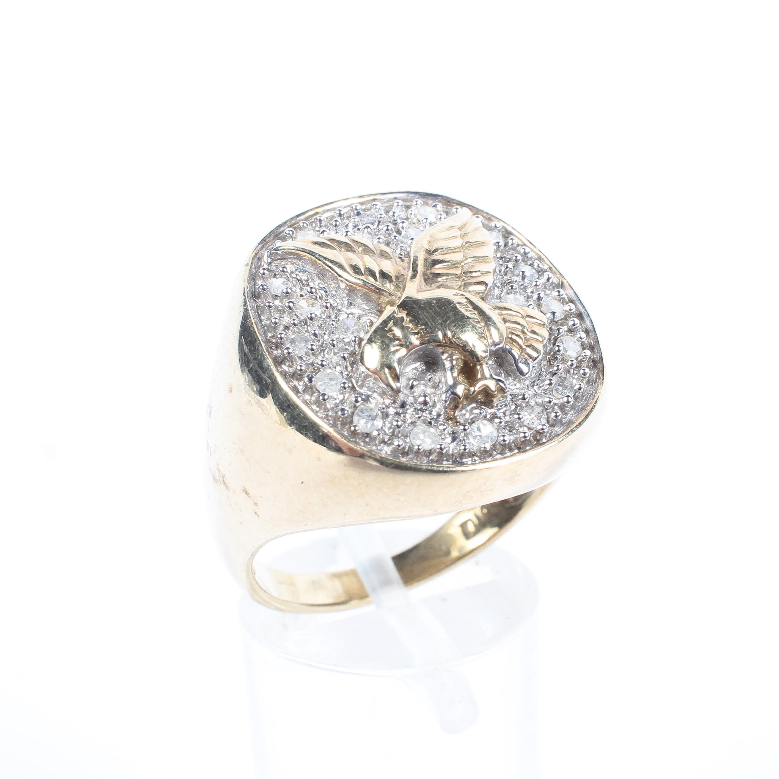 A 9ct gold and diamond gentleman's signet ring,