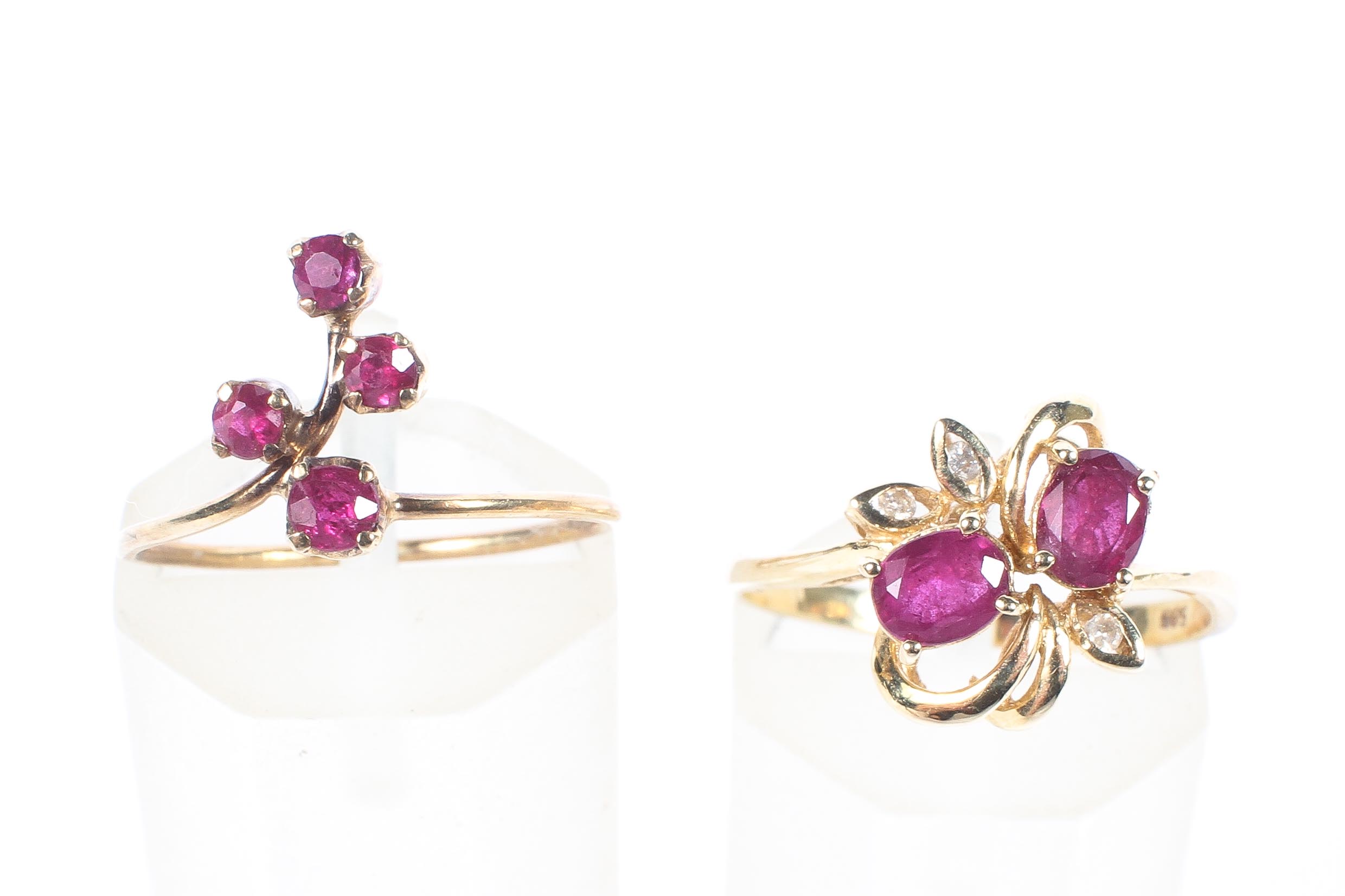 Two ladies red stone set dress rings, - Image 2 of 4